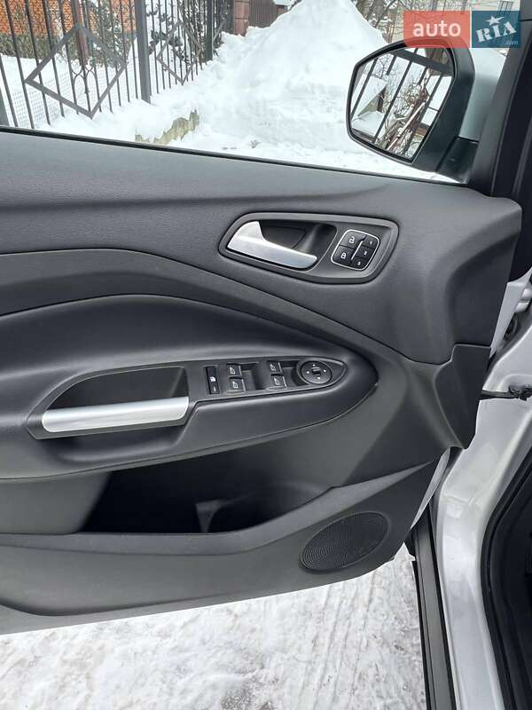 Позашляховик / Кросовер Ford Escape 2018 в Луцьку