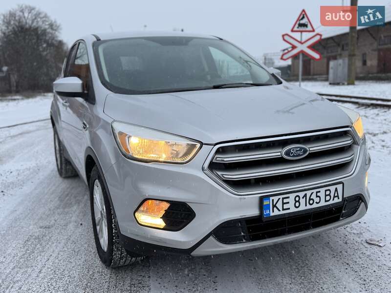 Позашляховик / Кросовер Ford Escape 2017 в Миргороді