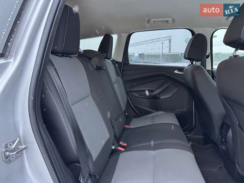 Позашляховик / Кросовер Ford Escape 2017 в Миргороді