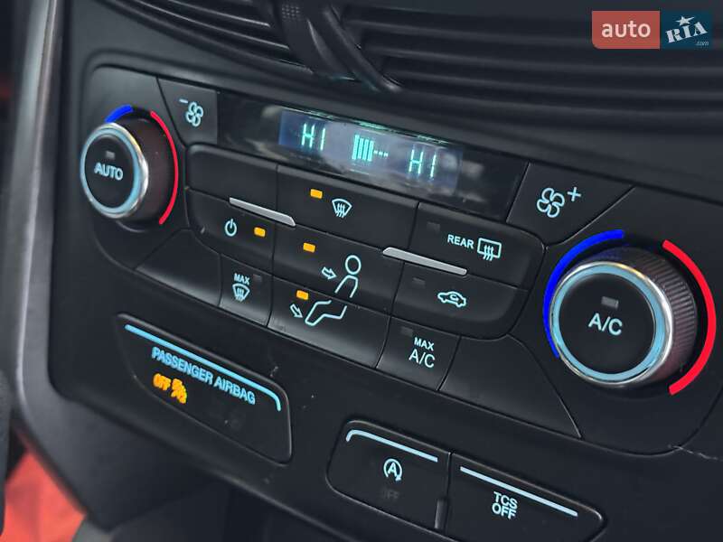 Позашляховик / Кросовер Ford Escape 2017 в Миргороді