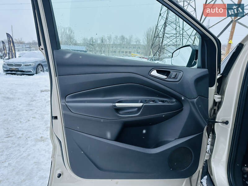 Внедорожник / Кроссовер Ford Escape 2017 в Харькове