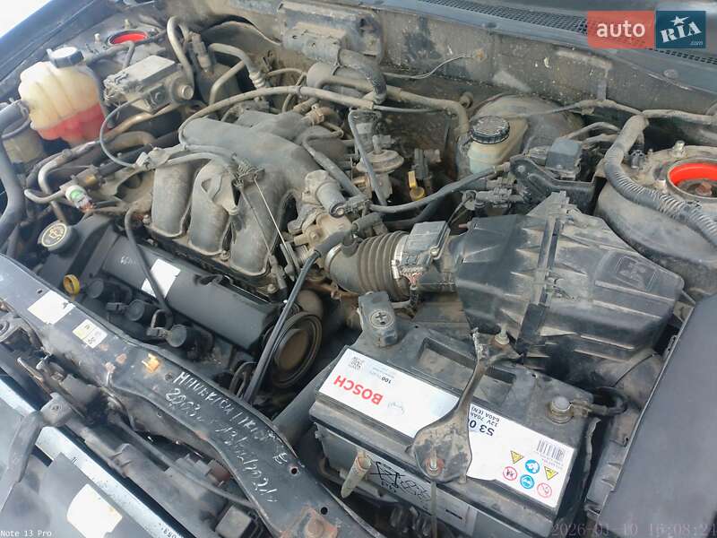 Внедорожник / Кроссовер Ford Escape 2002 в Кременце