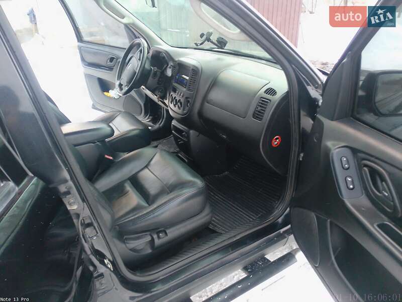 Внедорожник / Кроссовер Ford Escape 2002 в Кременце