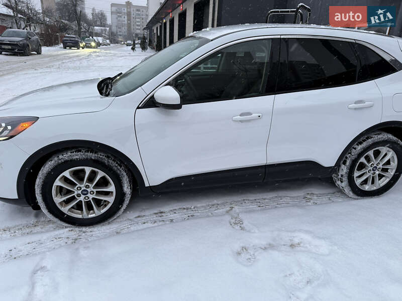 Внедорожник / Кроссовер Ford Escape 2020 в Черкассах