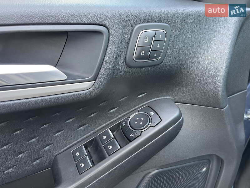 Внедорожник / Кроссовер Ford Escape 2020 в Кременчуге