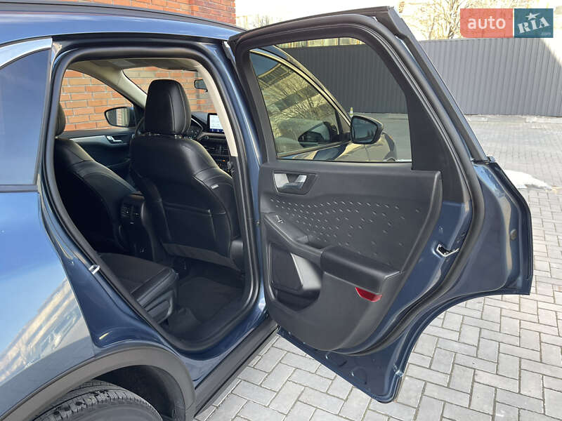 Внедорожник / Кроссовер Ford Escape 2020 в Кременчуге