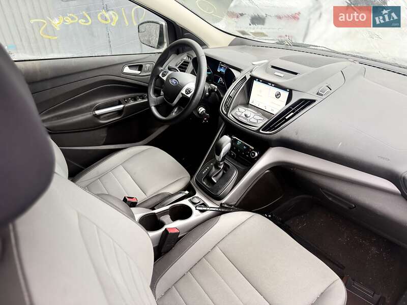 Позашляховик / Кросовер Ford Escape 2016 в Львові