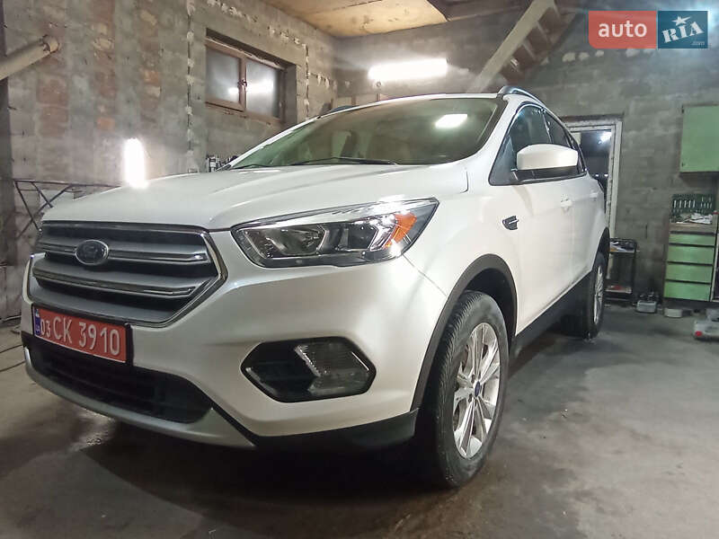 Позашляховик / Кросовер Ford Escape 2018 в Львові