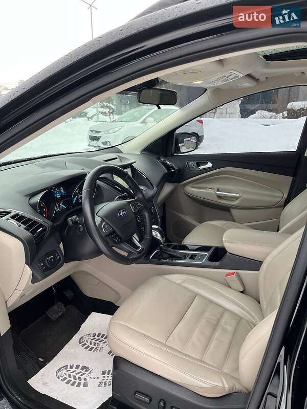 Внедорожник / Кроссовер Ford Escape 2018 в Львове