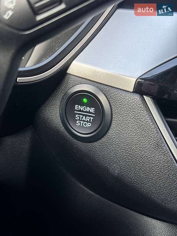 Позашляховик / Кросовер Ford Escape 2019 в Стрию