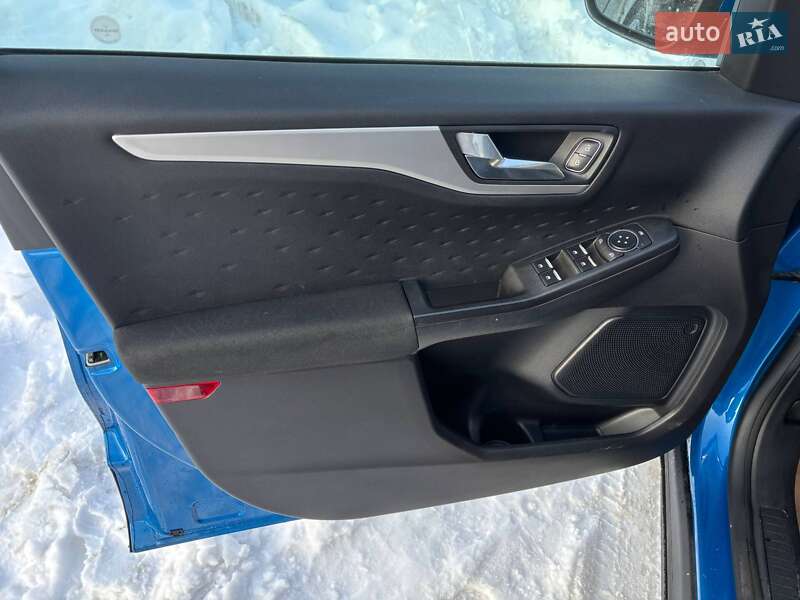 Позашляховик / Кросовер Ford Escape 2019 в Стрию