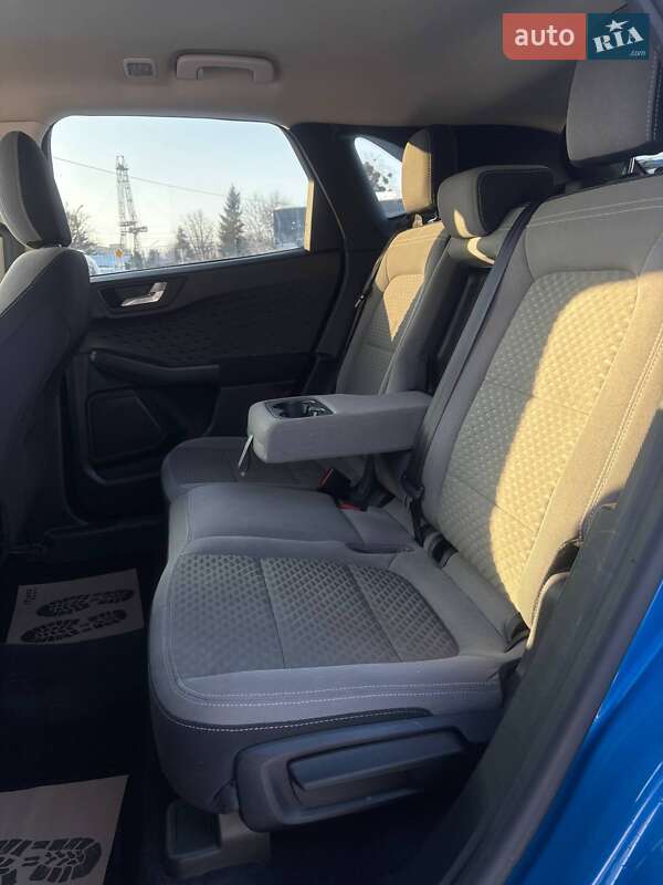 Позашляховик / Кросовер Ford Escape 2019 в Стрию