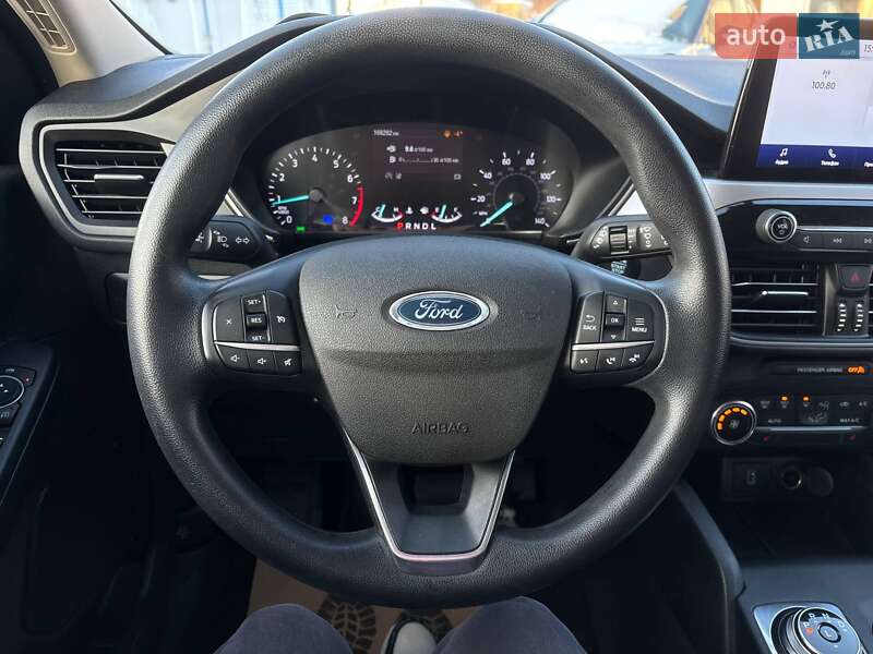Позашляховик / Кросовер Ford Escape 2019 в Стрию