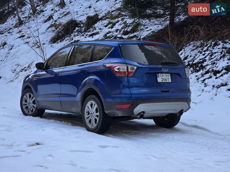 Внедорожник / Кроссовер Ford Escape 2016 в Черкассах