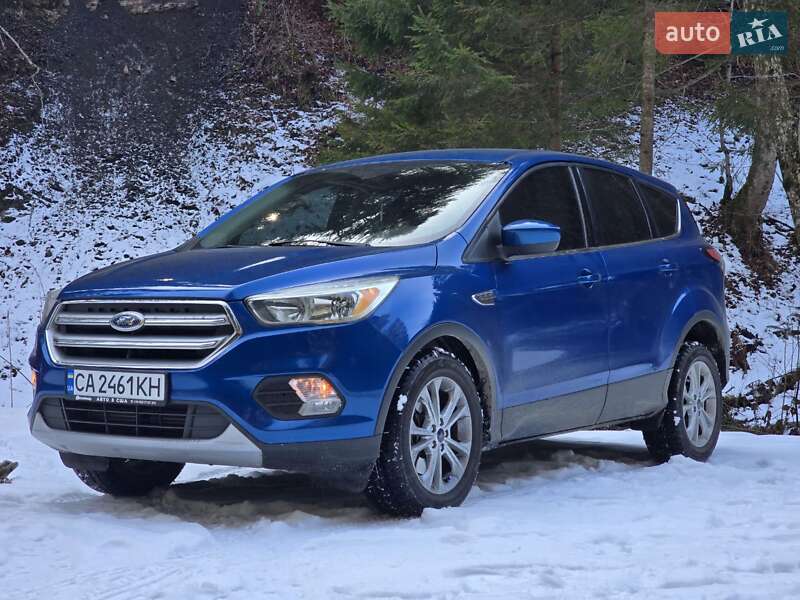Внедорожник / Кроссовер Ford Escape 2016 в Черкассах