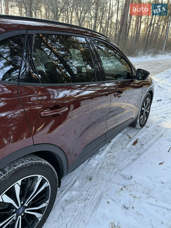 Позашляховик / Кросовер Ford Escape 2021 в Гайвороні