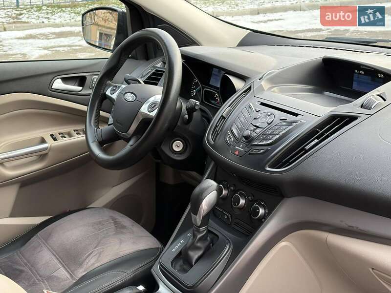 Внедорожник / Кроссовер Ford Escape 2015 в Николаеве