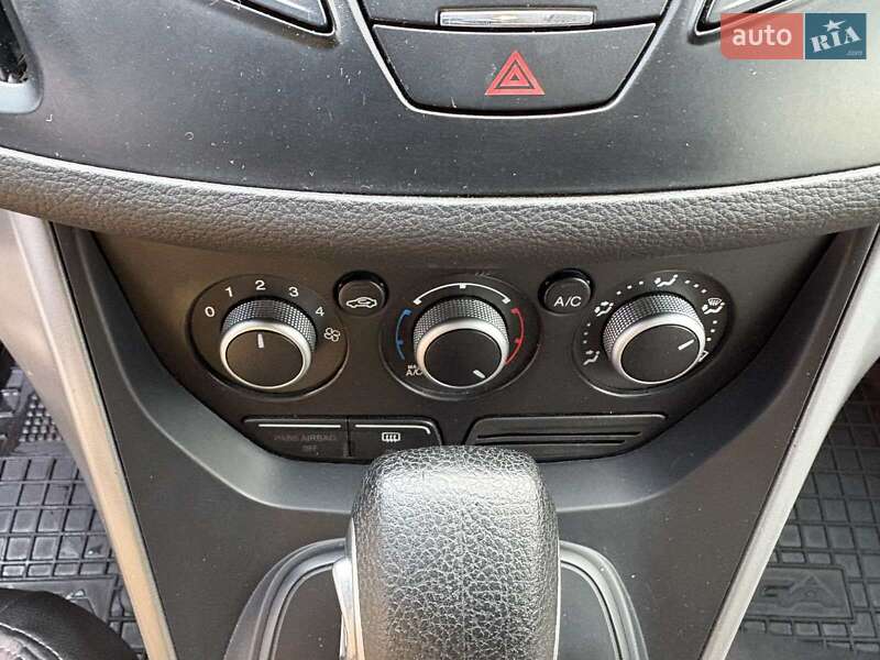 Внедорожник / Кроссовер Ford Escape 2015 в Николаеве