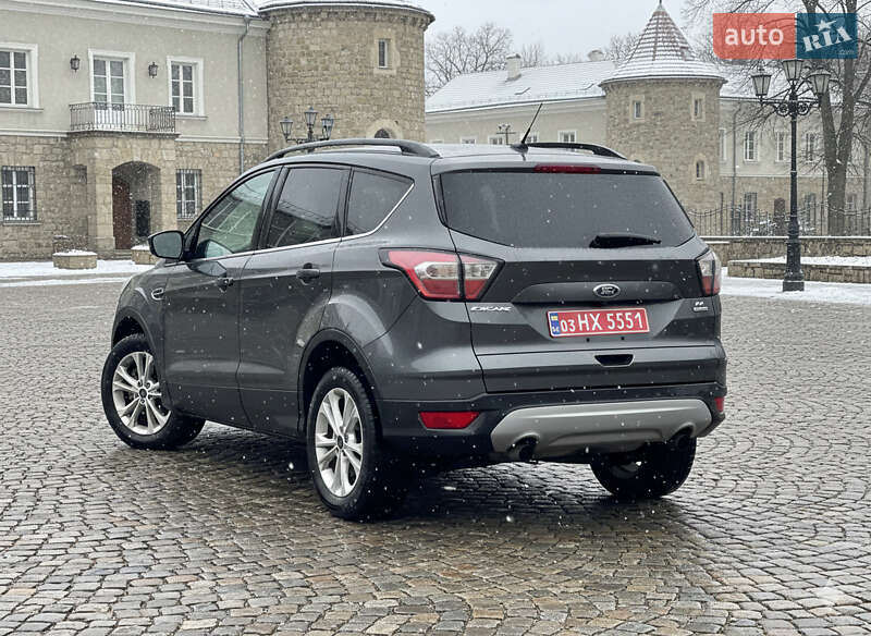 Внедорожник / Кроссовер Ford Escape 2017 в Львове