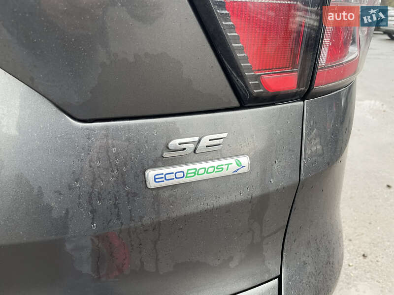 Внедорожник / Кроссовер Ford Escape 2017 в Львове