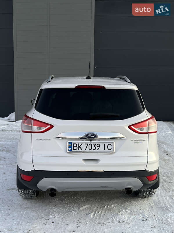 Внедорожник / Кроссовер Ford Escape 2016 в Сарнах