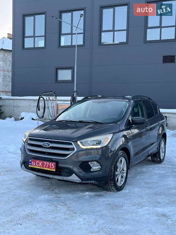 Внедорожник / Кроссовер Ford Escape 2017 в Львове