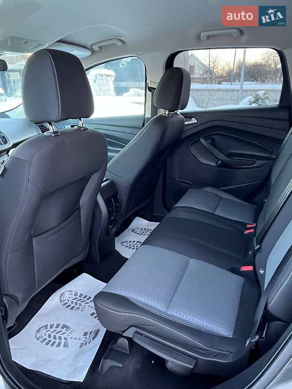 Внедорожник / Кроссовер Ford Escape 2017 в Львове