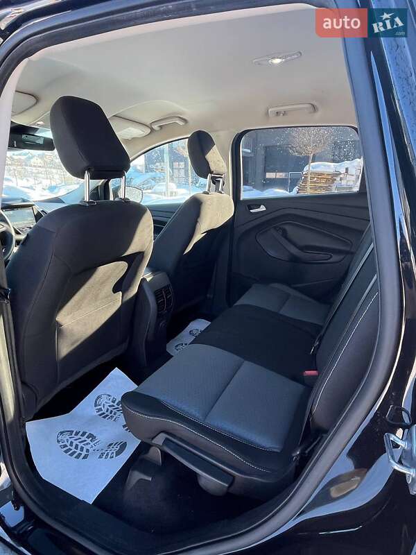 Позашляховик / Кросовер Ford Escape 2019 в Львові