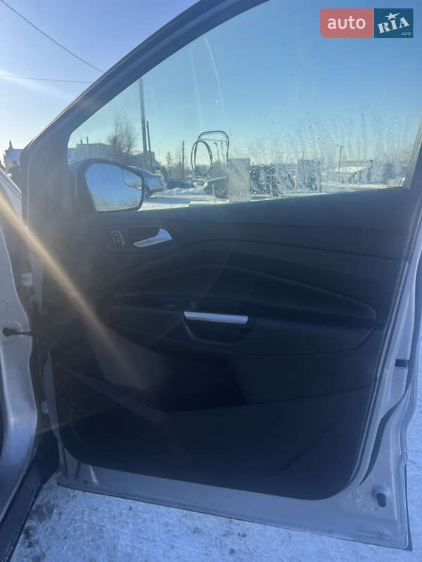 Внедорожник / Кроссовер Ford Escape 2016 в Виннице