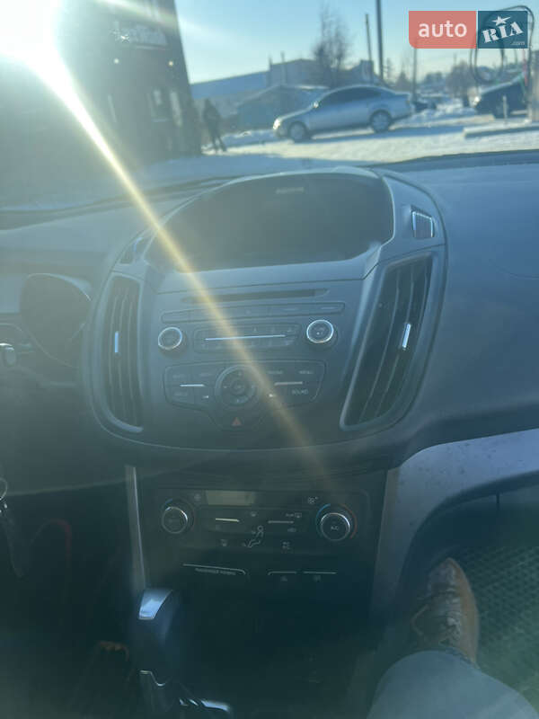 Внедорожник / Кроссовер Ford Escape 2016 в Виннице