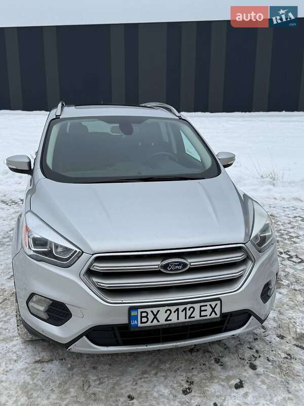 Внедорожник / Кроссовер Ford Escape 2018 в Хмельницком