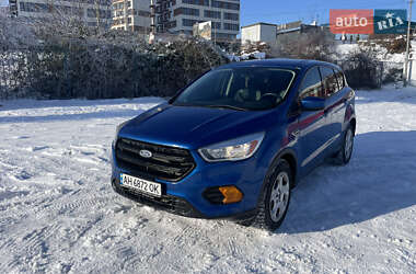 Внедорожник / Кроссовер Ford Escape 2016 в Ужгороде