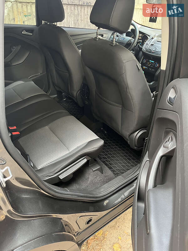 Внедорожник / Кроссовер Ford Escape 2016 в Черкассах