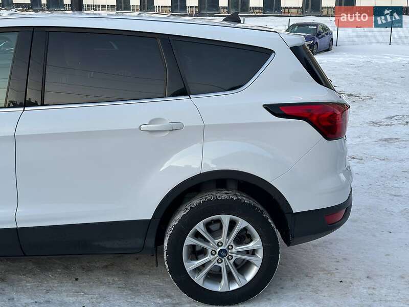 Внедорожник / Кроссовер Ford Escape 2019 в Киеве фото 5 Внедорожник / Кроссовер Ford Escape 2019 в Киеве