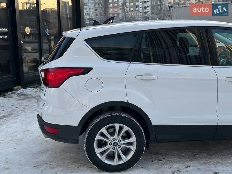 Внедорожник / Кроссовер Ford Escape 2019 в Киеве фото 9 Внедорожник / Кроссовер Ford Escape 2019 в Киеве