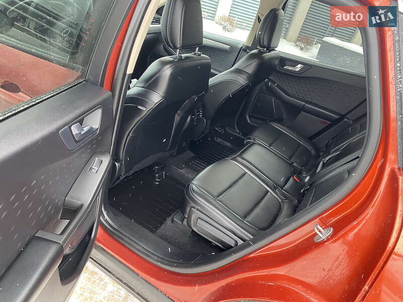 Внедорожник / Кроссовер Ford Escape 2019 в Киеве