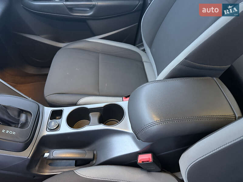 Позашляховик / Кросовер Ford Escape 2016 в Полтаві фото 2 Позашляховик / Кросовер Ford Escape 2016 в Полтаві