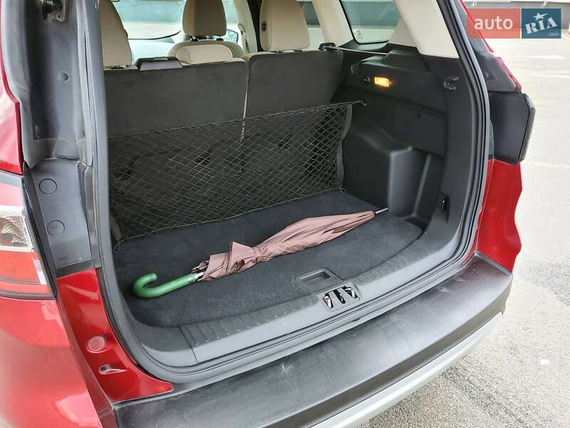 Внедорожник / Кроссовер Ford Escape 2017 в Ивано-Франковске