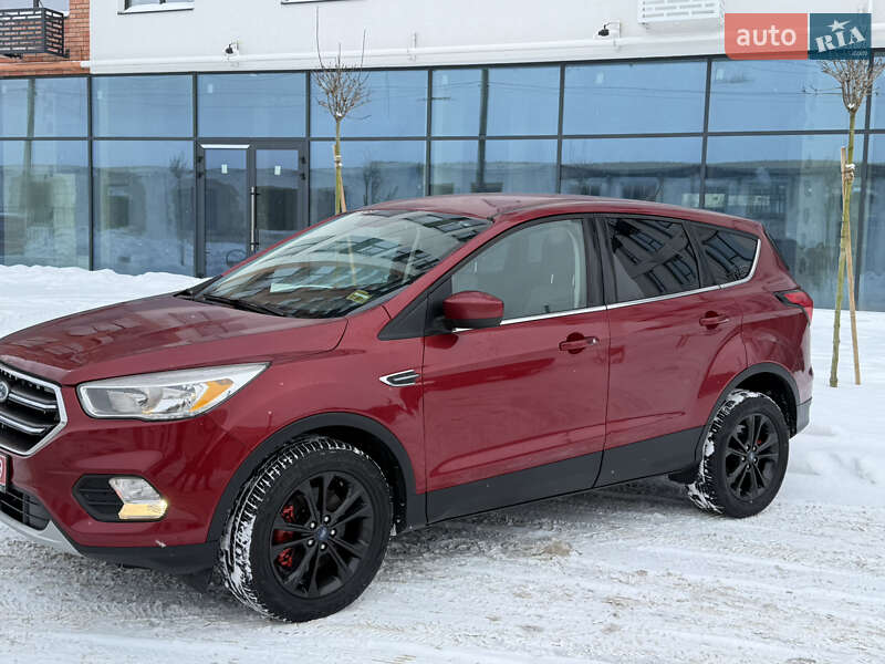 Внедорожник / Кроссовер Ford Escape 2019 в Дубно