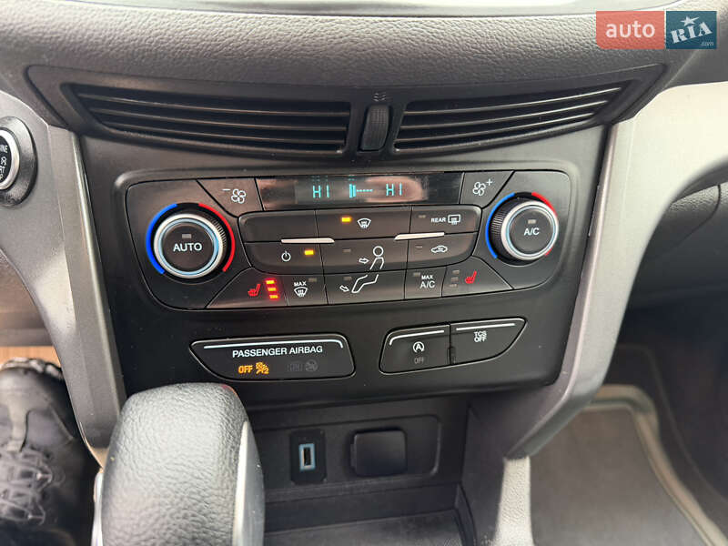 Внедорожник / Кроссовер Ford Escape 2019 в Дубно