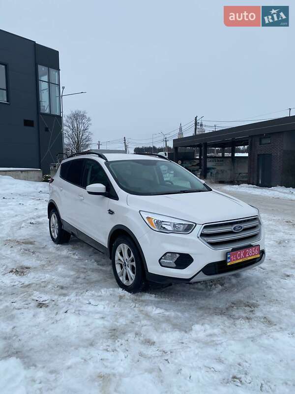 Внедорожник / Кроссовер Ford Escape 2018 в Львове