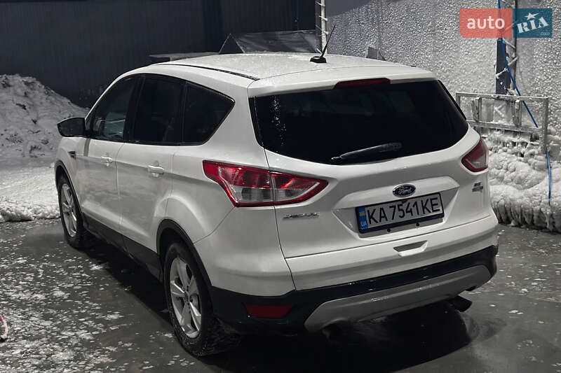 Позашляховик / Кросовер Ford Escape 2015 в Києві