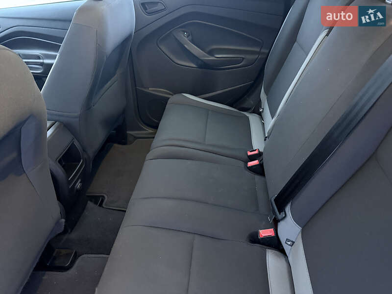 Внедорожник / Кроссовер Ford Escape 2016 в Полтаве