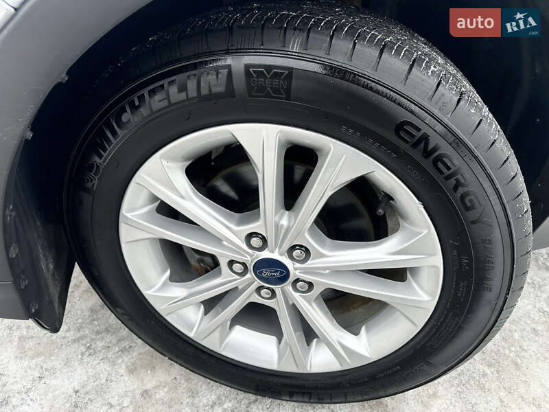 Позашляховик / Кросовер Ford Escape 2019 в Львові