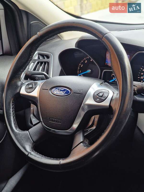 Внедорожник / Кроссовер Ford Escape 2012 в Стрые