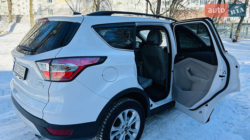 Внедорожник / Кроссовер Ford Escape 2016 в Чернигове