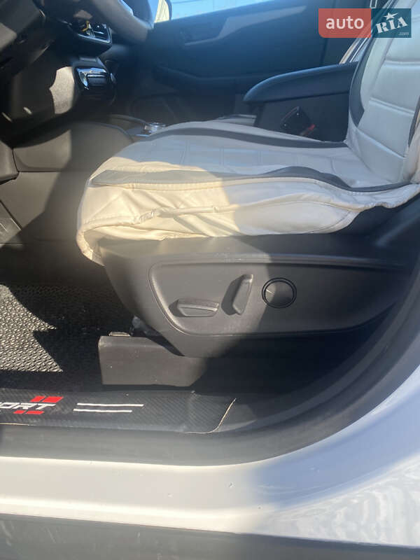 Внедорожник / Кроссовер Ford Escape 2024 в Чернигове