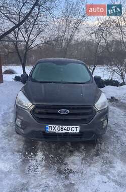 Внедорожник / Кроссовер Ford Escape 2017 в Хмельницком