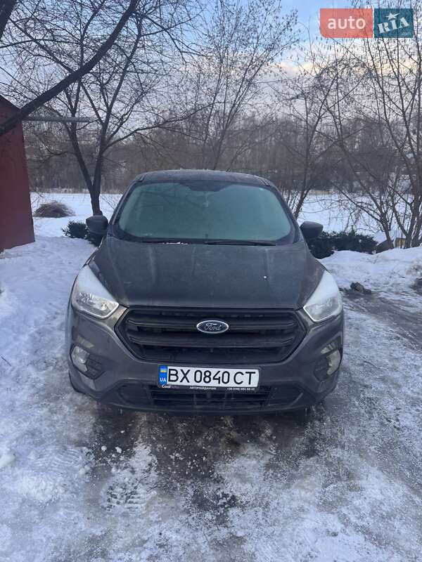 Внедорожник / Кроссовер Ford Escape 2017 в Хмельницком