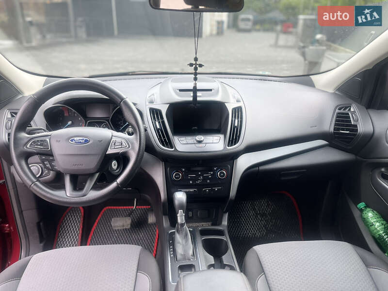 Внедорожник / Кроссовер Ford Escape 2016 в Ужгороде